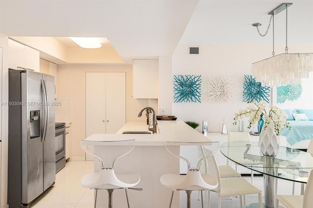 19501 W Country Club Dr 2307, Aventura, FL 33180