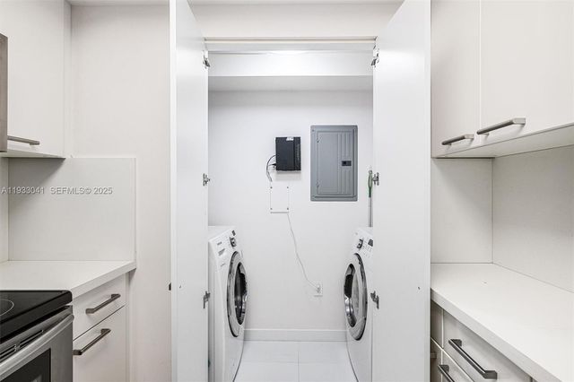 19501 W Country Club Dr 2307, Aventura, FL 33180