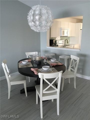 7800 Emerald CIR B-201, Naples, FL 34109