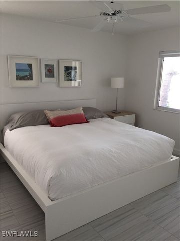 7800 Emerald CIR B-201, Naples, FL 34109