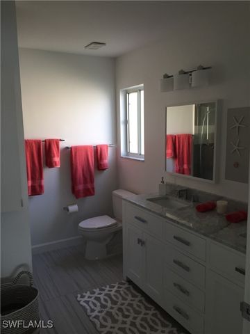 7800 Emerald CIR B-201, Naples, FL 34109