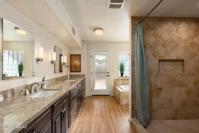 5030 E Camino Bosque, Tucson, AZ 85718