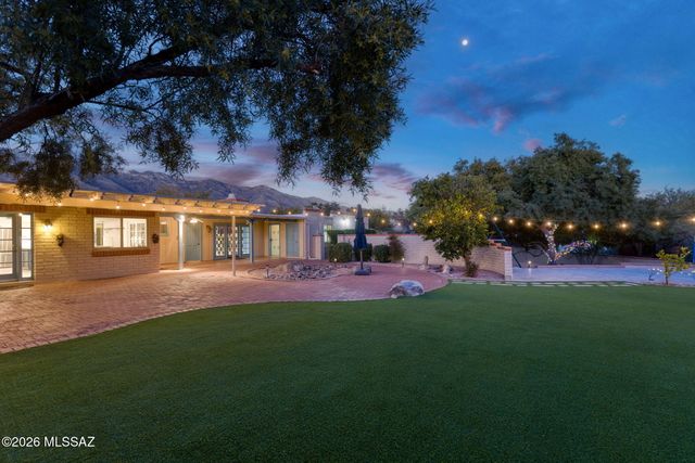 5030 E Camino Bosque, Tucson, AZ 85718