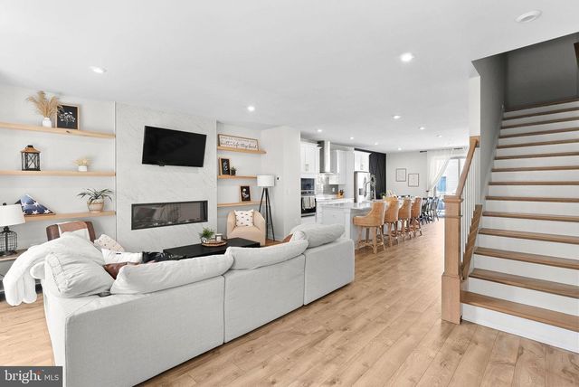 308 NEBEIOLO TER SE, Leesburg, VA 20175