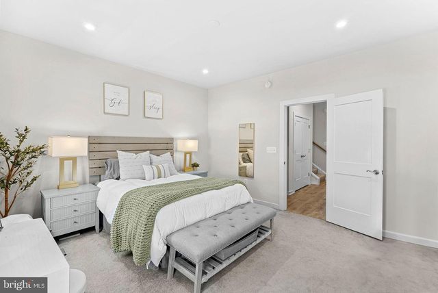 308 NEBEIOLO TER SE, Leesburg, VA 20175