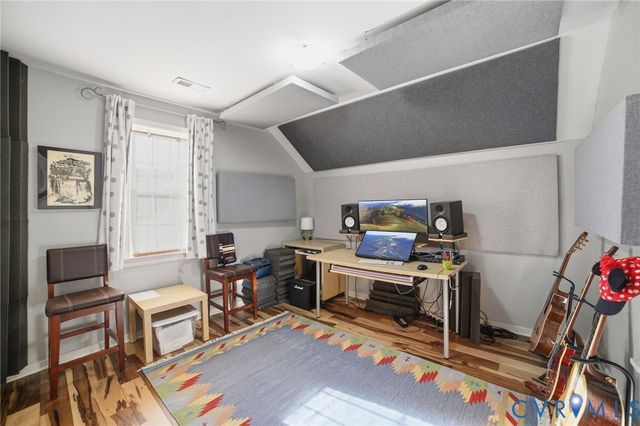 9509 Meadowview Rd, Henrico, VA 23294