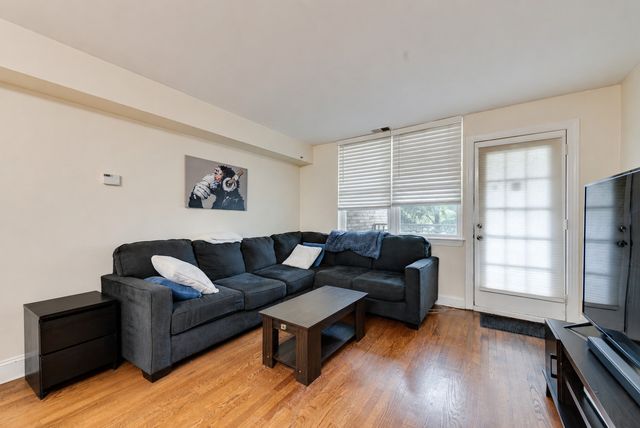 2501 W Touhy Avenue 203, Chicago, IL 60645