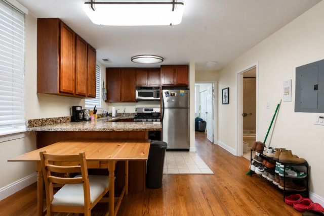 2501 W Touhy Avenue 203, Chicago, IL 60645