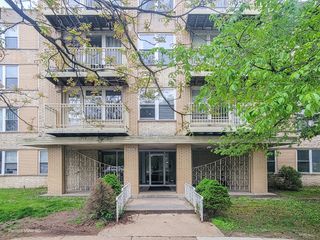 2501 W Touhy Avenue 203, Chicago, IL 60645