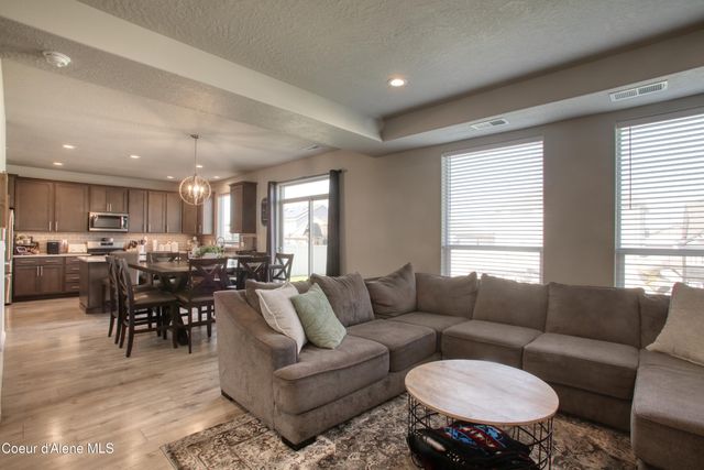 1497 N MINAM LOOP, Post Falls, ID 83854