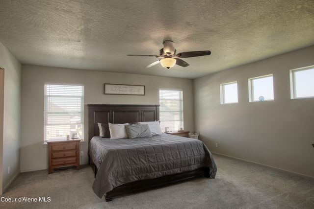 1497 N MINAM LOOP, Post Falls, ID 83854