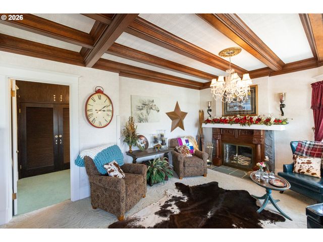 620 DAVIS St, Wasco, OR 97065