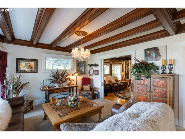 620 DAVIS St, Wasco, OR 97065