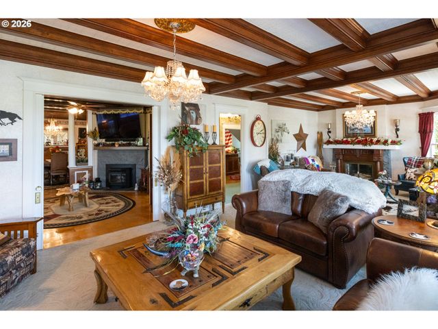 620 DAVIS St, Wasco, OR 97065