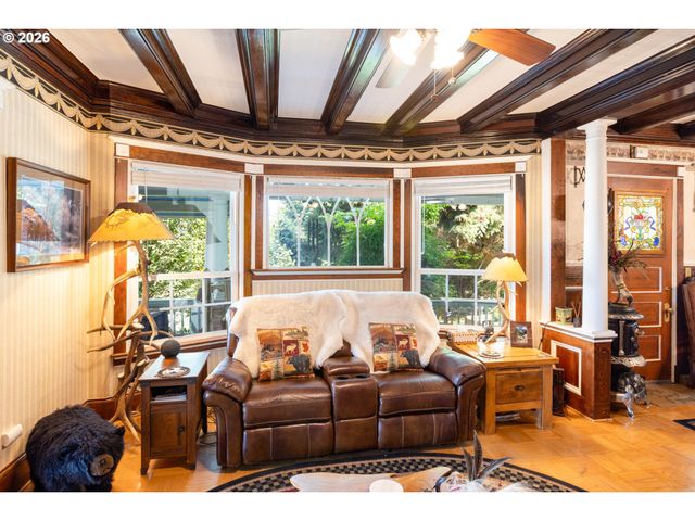 620 DAVIS St, Wasco, OR 97065