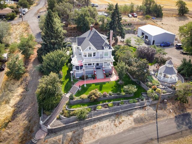 620 DAVIS St, Wasco, OR 97065