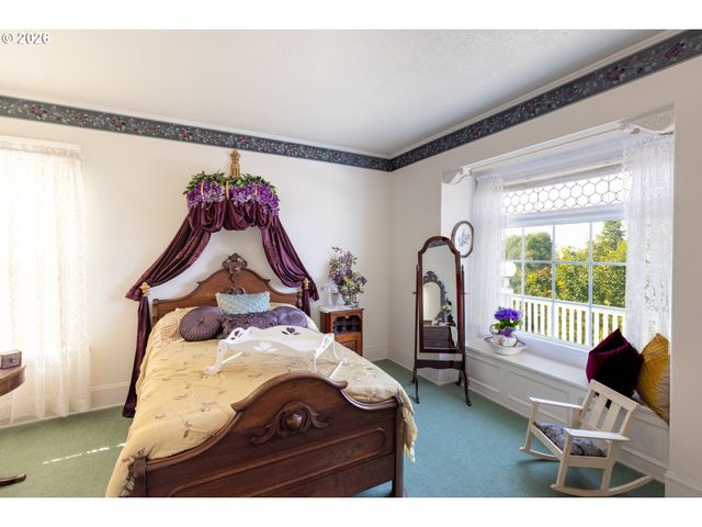 620 DAVIS St, Wasco, OR 97065