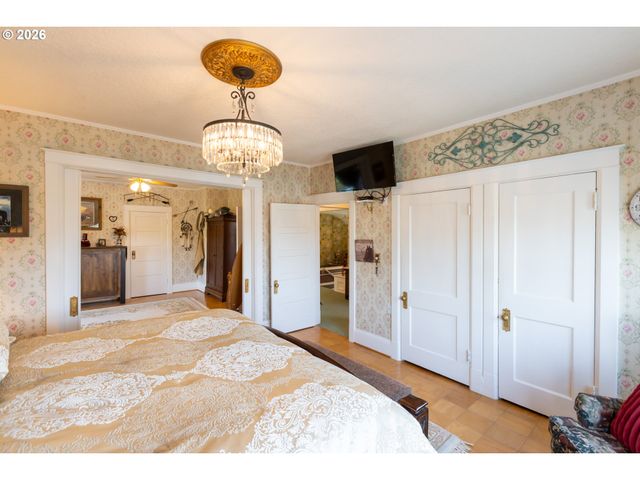 620 DAVIS St, Wasco, OR 97065