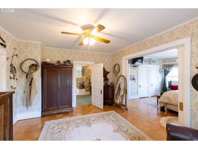 620 DAVIS St, Wasco, OR 97065