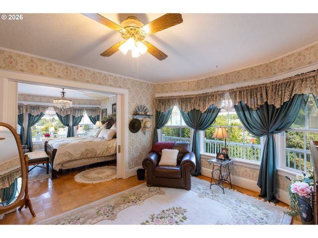 620 DAVIS St, Wasco, OR 97065