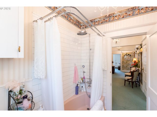 620 DAVIS St, Wasco, OR 97065