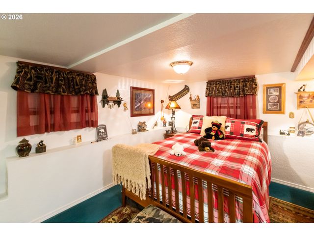 620 DAVIS St, Wasco, OR 97065