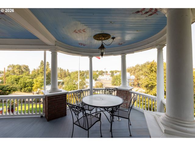 620 DAVIS St, Wasco, OR 97065