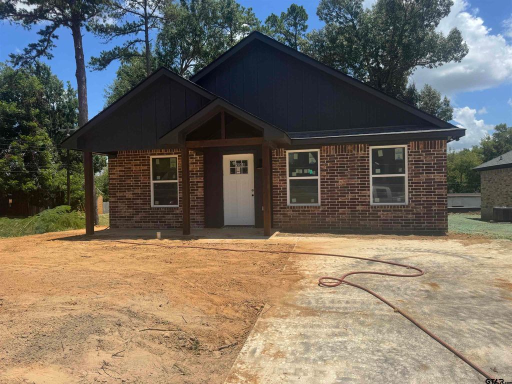 904 Nell Ave., Tyler, TX 75701