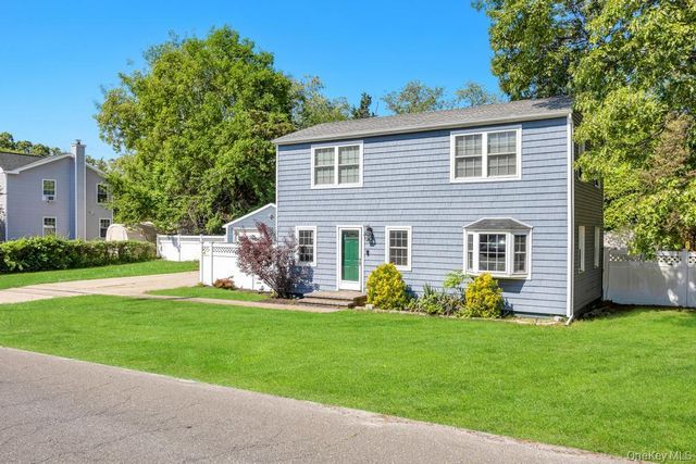 66 Oxhead Road, Centereach, NY 11720