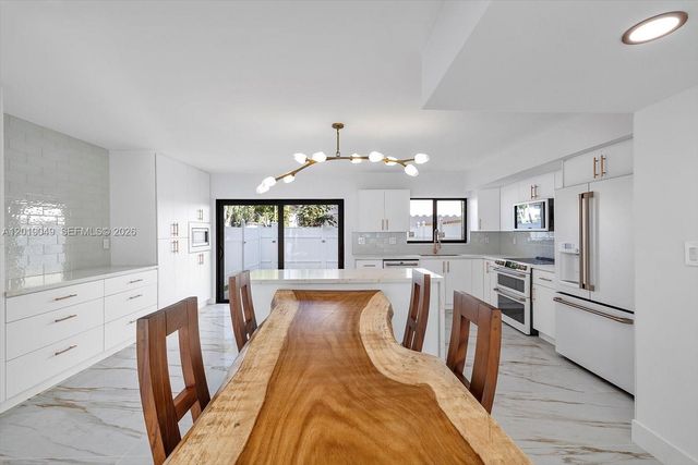 16449 NE 26th Avenue 16, North Miami Beach, FL 33160