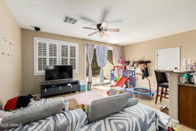 2329 E FRAKTUR Road, Phoenix, AZ 85040