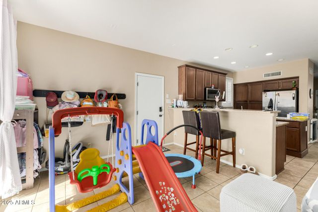 2329 E FRAKTUR Road, Phoenix, AZ 85040