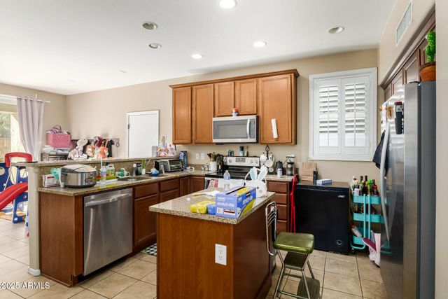 2329 E FRAKTUR Road, Phoenix, AZ 85040