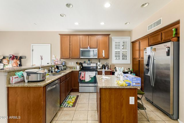 2329 E FRAKTUR Road, Phoenix, AZ 85040