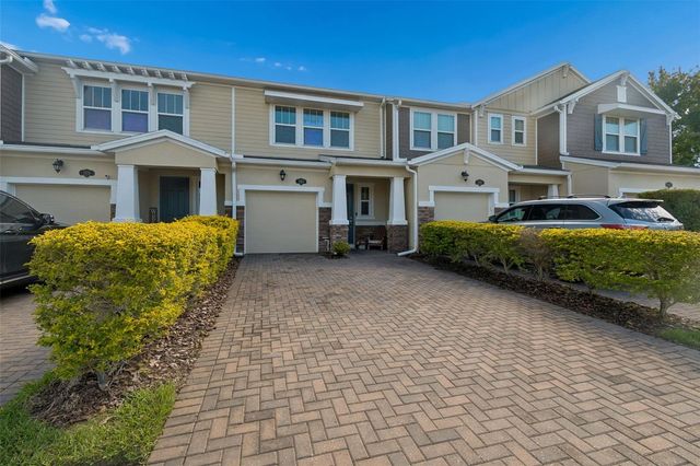 2064 LAKE WATERS PL, Lutz, FL 33558