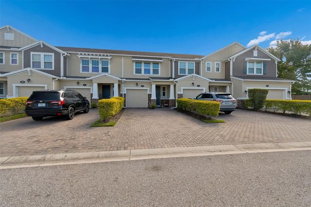 2064 LAKE WATERS PL, Lutz, FL 33558