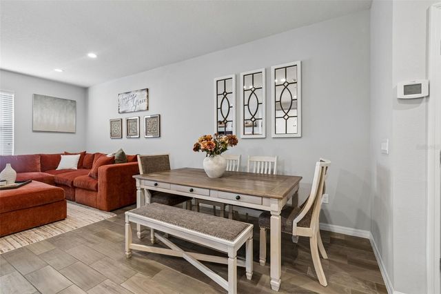 2064 LAKE WATERS PL, Lutz, FL 33558