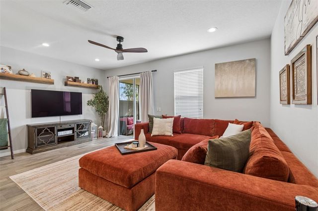 2064 LAKE WATERS PL, Lutz, FL 33558