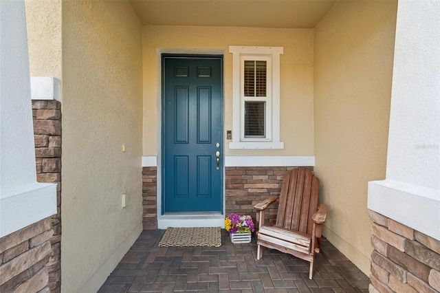 2064 LAKE WATERS PL, Lutz, FL 33558