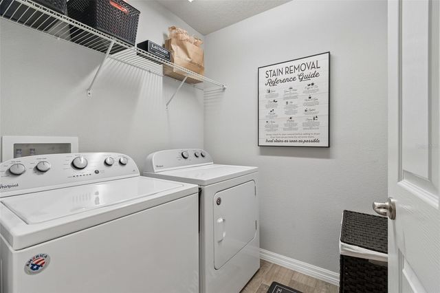 2064 LAKE WATERS PL, Lutz, FL 33558