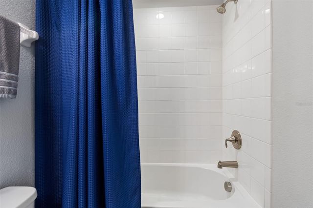 2064 LAKE WATERS PL, Lutz, FL 33558