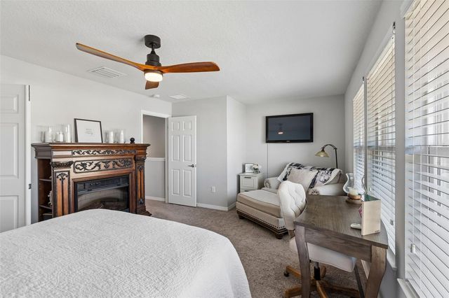 2064 LAKE WATERS PL, Lutz, FL 33558