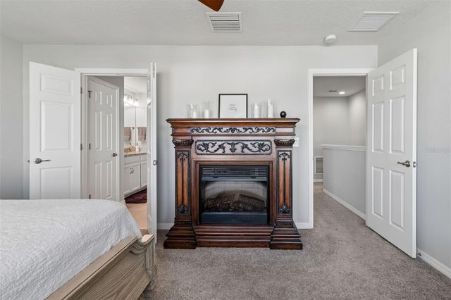 2064 LAKE WATERS PL, Lutz, FL 33558