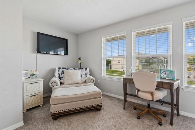 2064 LAKE WATERS PL, Lutz, FL 33558