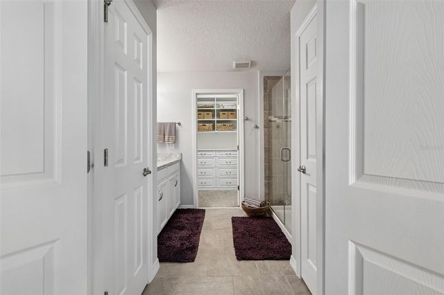 2064 LAKE WATERS PL, Lutz, FL 33558