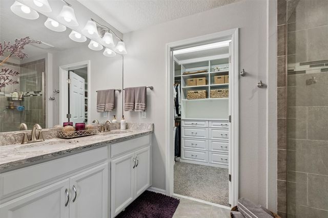 2064 LAKE WATERS PL, Lutz, FL 33558