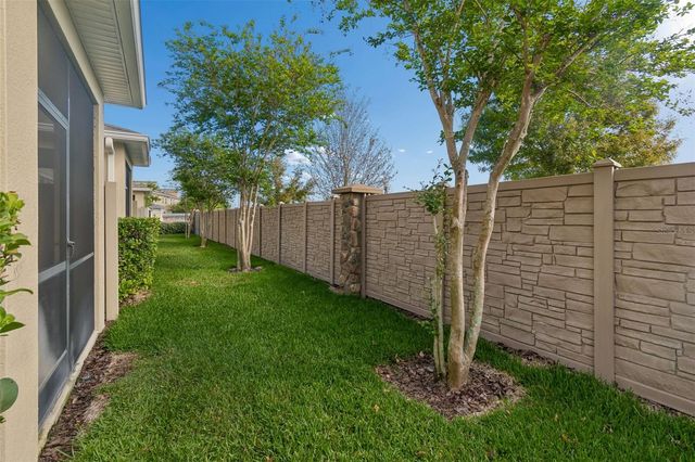 2064 LAKE WATERS PL, Lutz, FL 33558