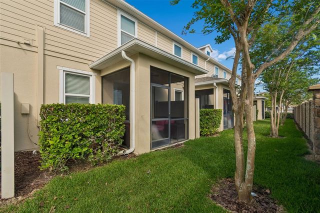 2064 LAKE WATERS PL, Lutz, FL 33558