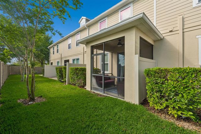 2064 LAKE WATERS PL, Lutz, FL 33558