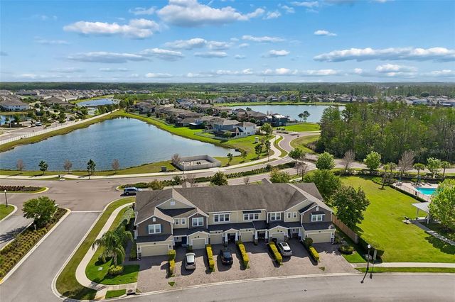 2064 LAKE WATERS PL, Lutz, FL 33558